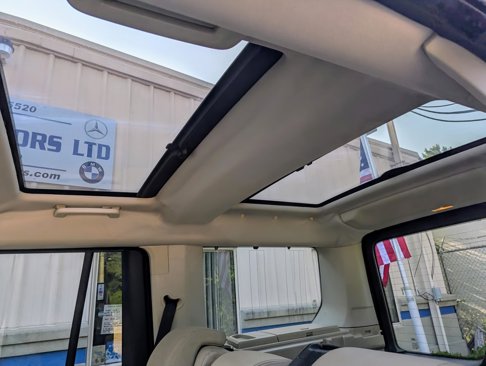 Used 2011 Land Rover LR4 image 7