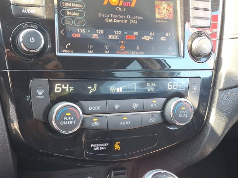 Used 2019 Nissan Rogue SV image 15