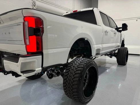 Used 2024 Ford F250 Limited image 13