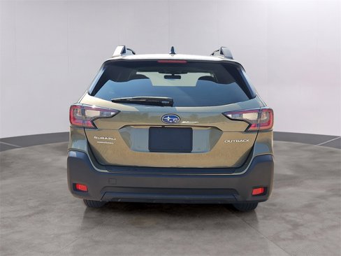 Used 2024 Subaru Outback Premium image 5