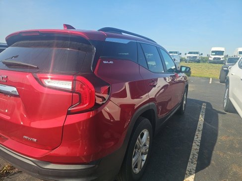 Used 2022 GMC Terrain SLE w/ Driver Convenience Package image 7