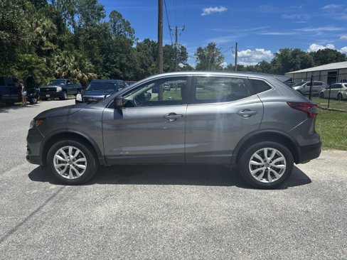 Used 2021 Nissan Rogue Sport S image 2