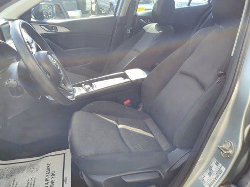 Used 2018 MAZDA MAZDA3 Sport image 12