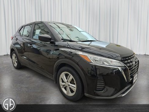 Used 2023 Nissan Kicks S image 3