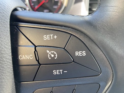Used 2017 Dodge Charger SE image 14