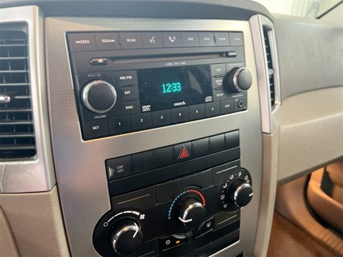Used 2008 Jeep Grand Cherokee Laredo w/ Sun/Sound Group image 13