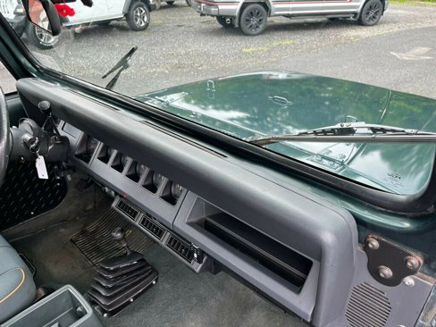 Used 1994 Jeep Wrangler S image 34