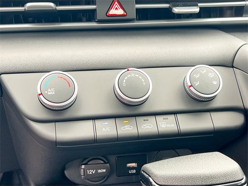 New 2025 Hyundai Elantra SE image 15