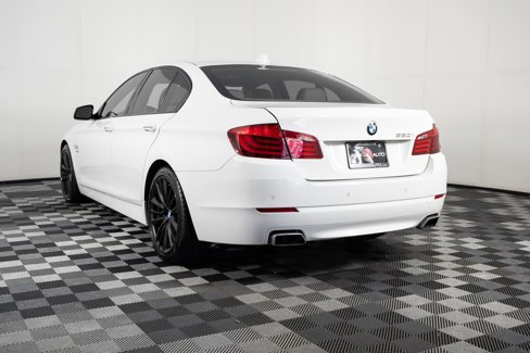 Used 2011 BMW 550i xDrive Sedan image 5