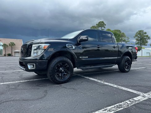 Used 2017 Nissan Titan PRO-4X image 2