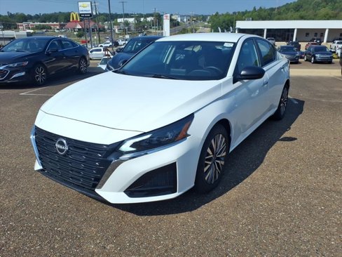 Used 2025 Nissan Altima 2.5 SV image 8