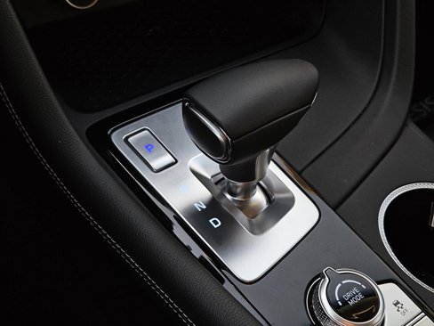 Used 2025 Genesis G70 2.5T image 24
