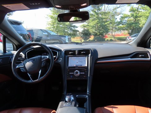 Used 2020 Ford Fusion Energi Titanium image 17