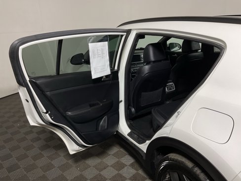 Used 2022 Kia Sportage Nightfall Edition image 30