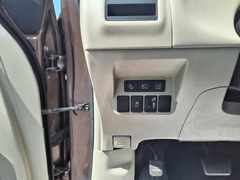 Used 2017 Toyota Prius V Five image 19