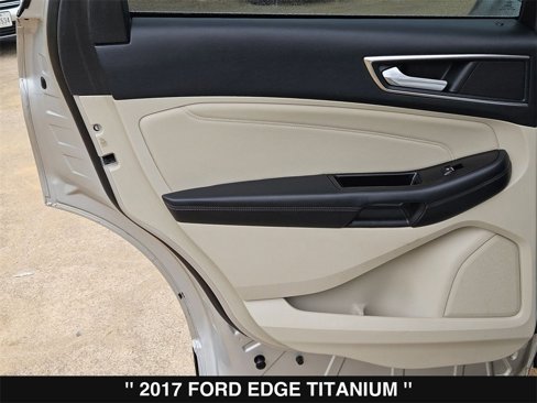 Used 2017 Ford Edge Titanium image 16