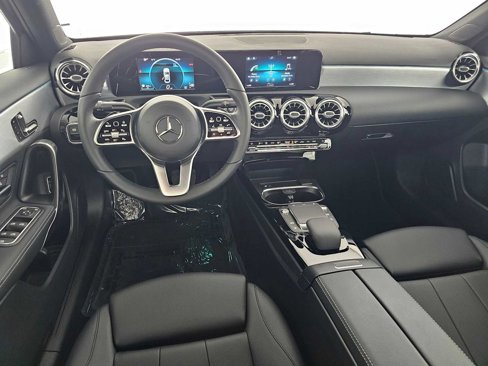 Used 2021 Mercedes-Benz A 220 image 18