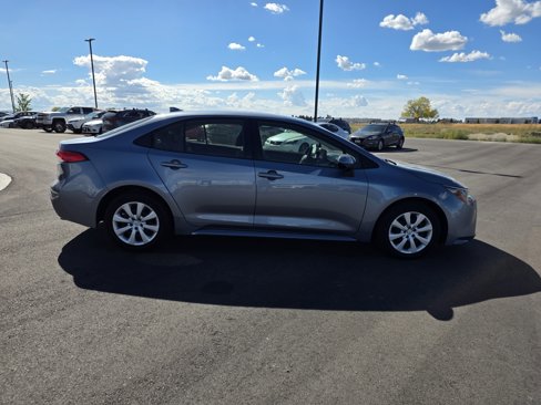Used 2022 Toyota Corolla LE image 4