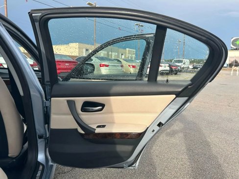 Used 2011 BMW 328i xDrive Sedan image 13