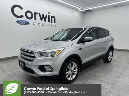 Used 2017 Ford Escape SE image 1