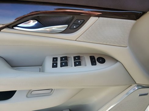 Used 2016 Cadillac Escalade ESV Luxury image 27