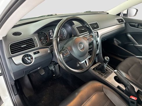 Used 2014 Volkswagen Passat 1.8T SE image 10