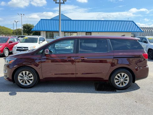 Used 2020 Kia Sedona LX image 2