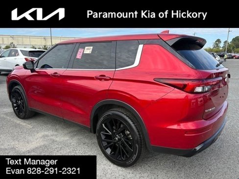 Used 2024 Mitsubishi Outlander SE image 8