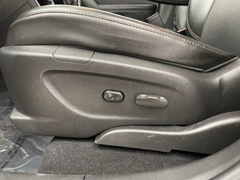 Certified 2022 Chevrolet Trax LT w/ LT Convenience Package image 7