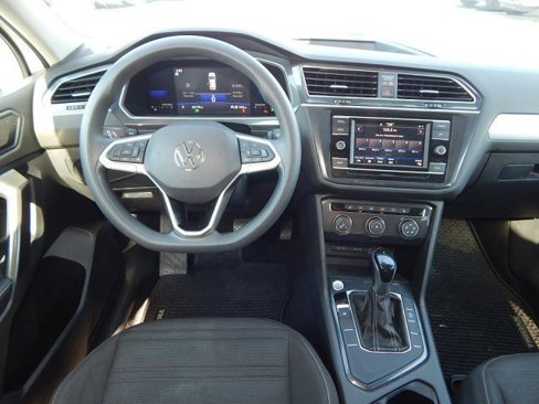 Used 2022 Volkswagen Tiguan S image 9