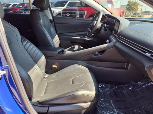 Used 2023 Hyundai Elantra Limited w/ Preferred Accessory Package image 22