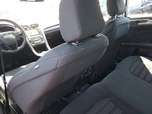 Used 2020 Ford Fusion SE image 10