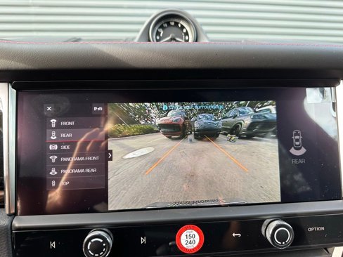 Used 2025 Porsche Macan image 22