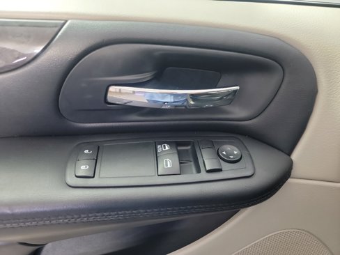 Used 2016 Dodge Grand Caravan American Value Package image 34