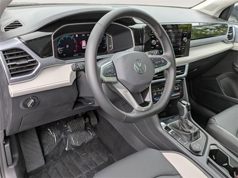 New 2025 Volkswagen Taos SEL image 10