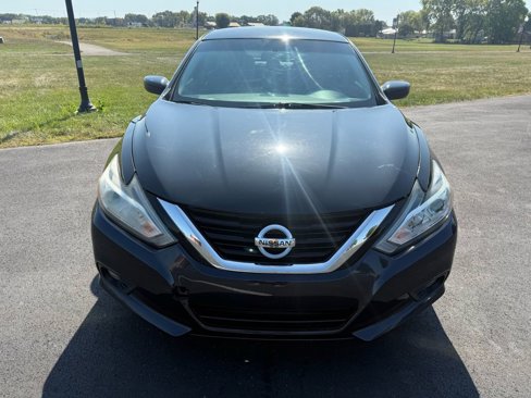 Used 2016 Nissan Altima 2.5 SV image 2
