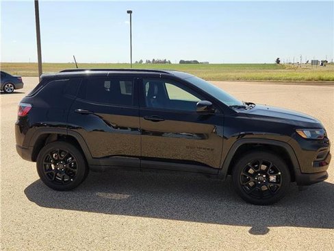 New 2025 Jeep Compass Latitude w/ Altitude Special Edition image 5