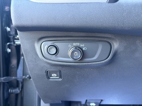 Used 2021 GMC Terrain SLE w/ Driver Convenience Package image 32