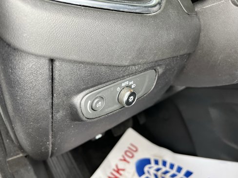Used 2018 Chevrolet Equinox LS image 14