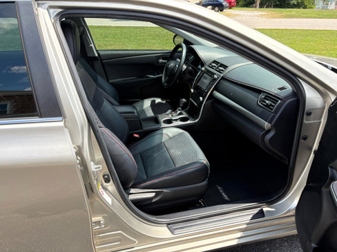 Used 2015 Toyota Camry SE image 17