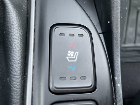 Used 2017 Hyundai Santa Fe Limited image 25