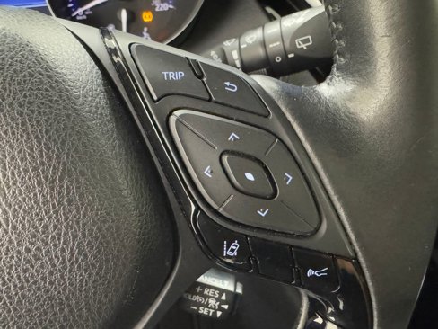 Used 2021 Toyota C-HR Nightshade image 22