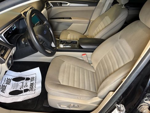 Used 2019 Ford Fusion SE image 19