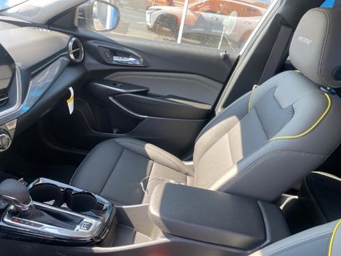 New 2025 Chevrolet Trax ACTIV w/ Sunroof Package image 13