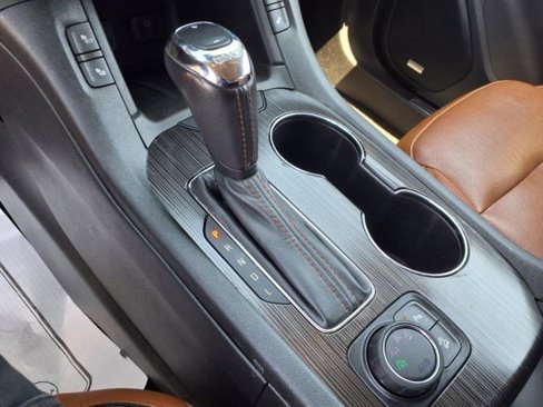 Used 2019 GMC Acadia SLT image 17