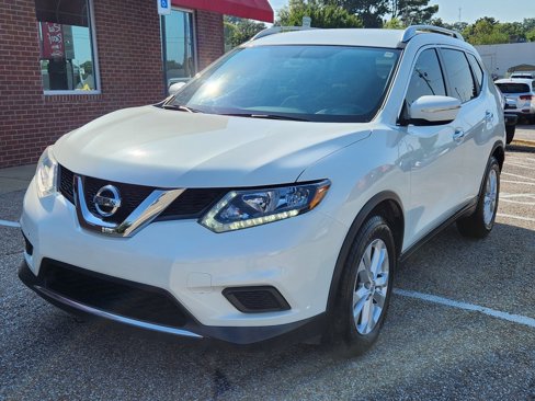 Used 2015 Nissan Rogue SV image 3