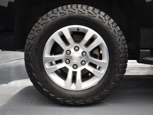Used 2019 Chevrolet Tahoe LT image 17