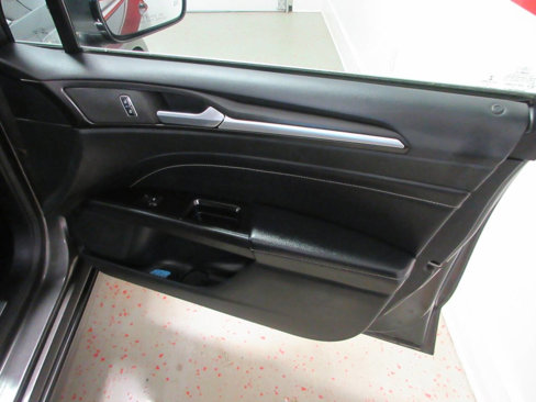 Used 2017 Ford Fusion Titanium image 27