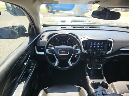 Used 2023 GMC Terrain SLT image 3