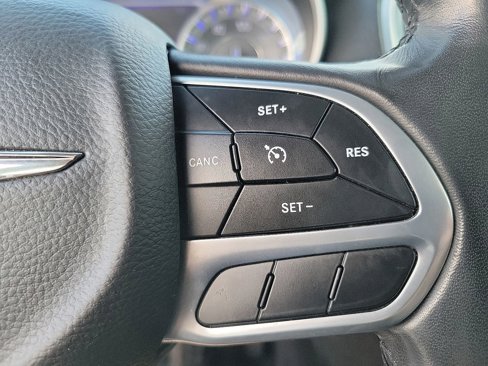 Used 2021 Chrysler 300 Touring image 6
